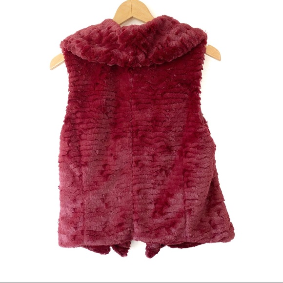 Burgundy Me Jane Faux Fur Vest - Picture 3 of 3